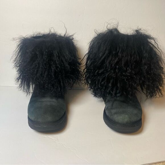 Ugg Black Mongolian Sheepskin Short Cuff Fluffy Mama Boots Size 6 - Picture 1 of 14